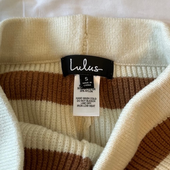 Lulu’s Drawstring Shorts - Picture 3 of 3